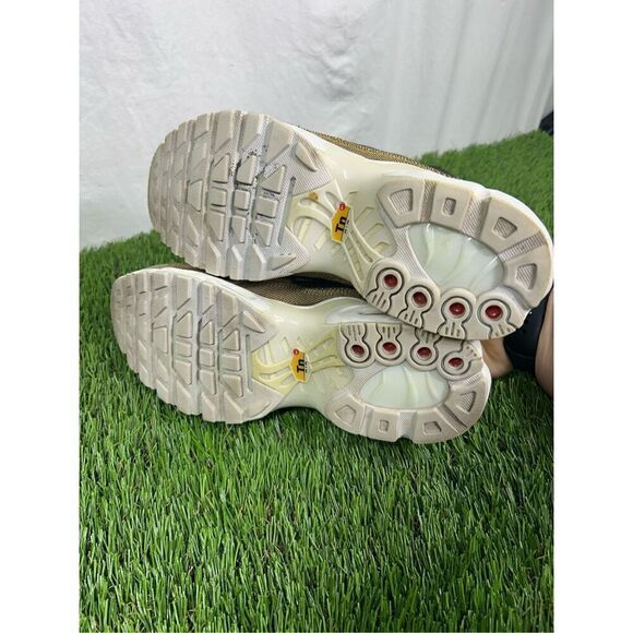 Size 8 women’s - Nike Air Max Plus Premium Ivory Gold CLEAN - Picture 4 of 8